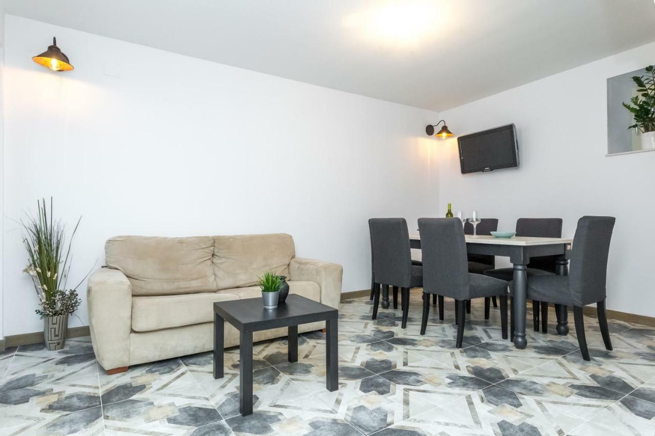 House "Vesela" Villa Biograd na Moru Kültér fotó